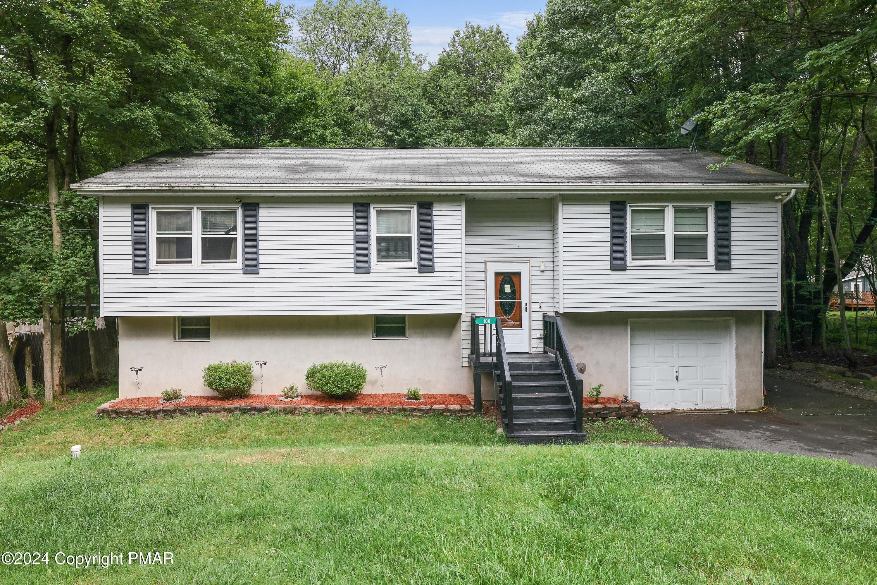 108 Moccasin Trail