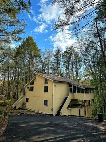 207 Manchester Drive