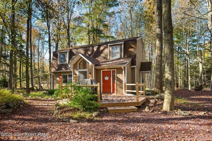 165 Sweet Briar Road, Pocono Pines, PA 18350