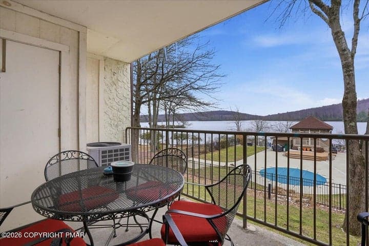 29 Midlake Drive, Lake Harmony, PA 18624