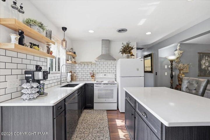 8531 Hillcrest Drive