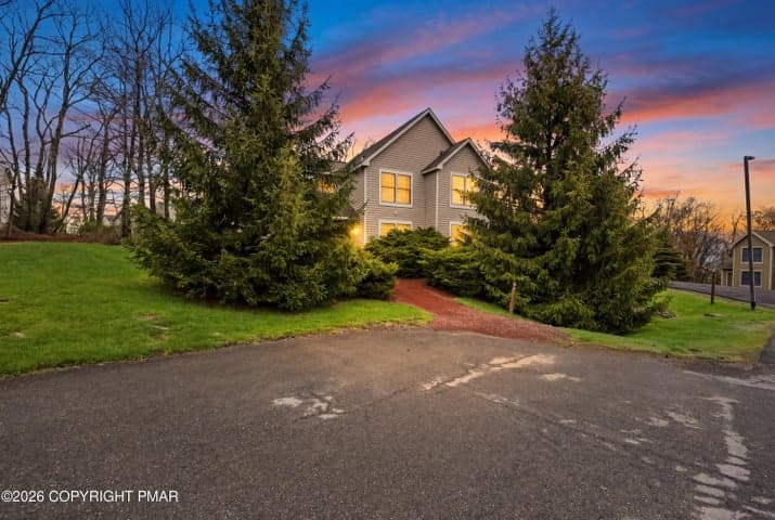187 Hawthorne Court
