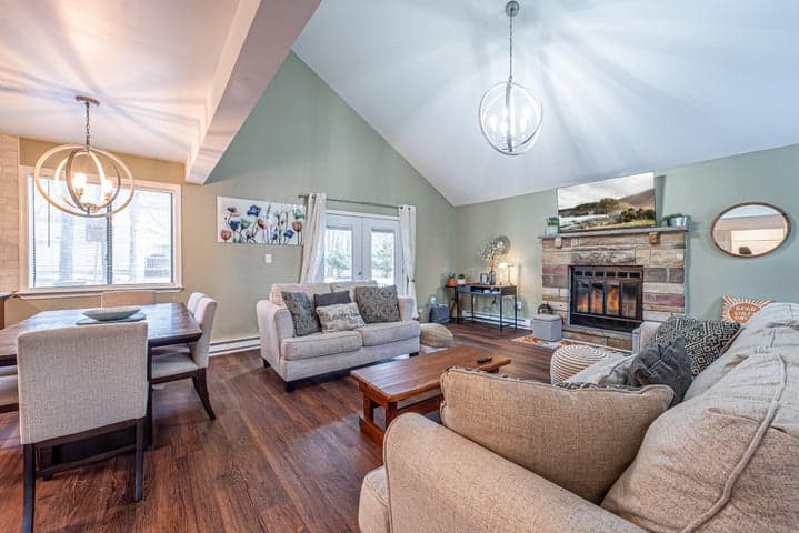3335 Woodland Drive