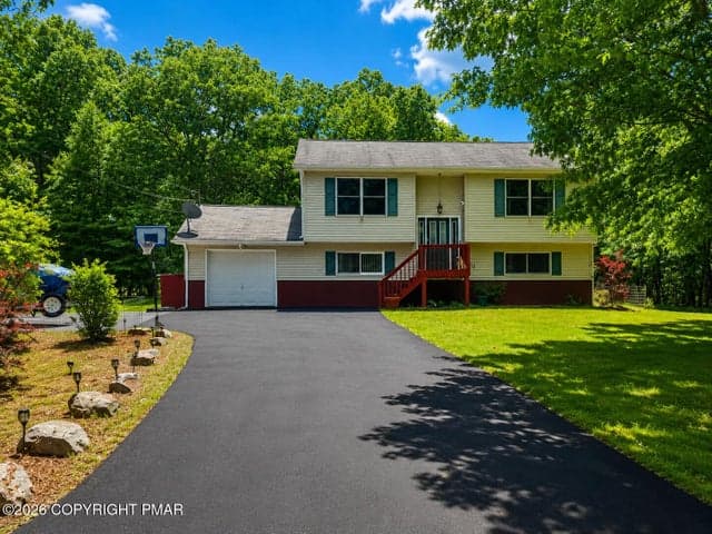 2307 Twig Court, East Stroudsburg, PA 18302