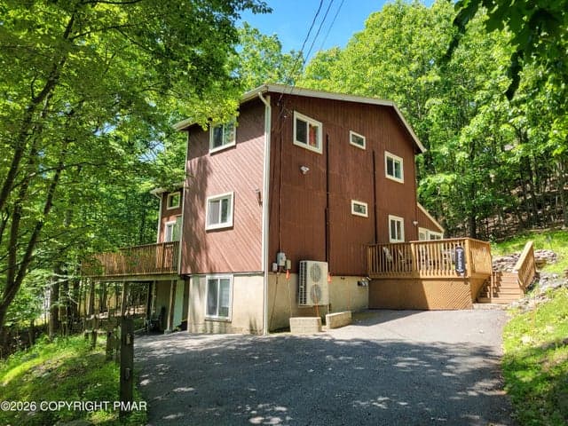 121 Park Court