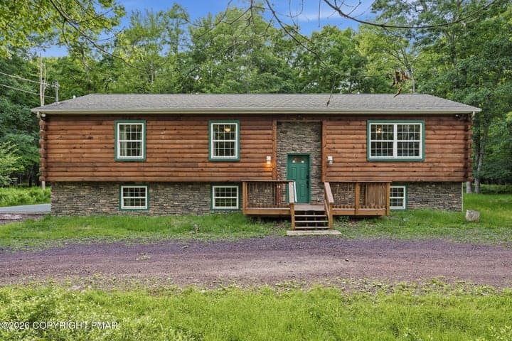255 Hillary Drive