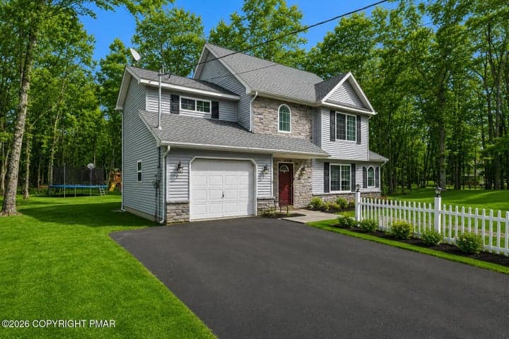 33 Sassafras Road