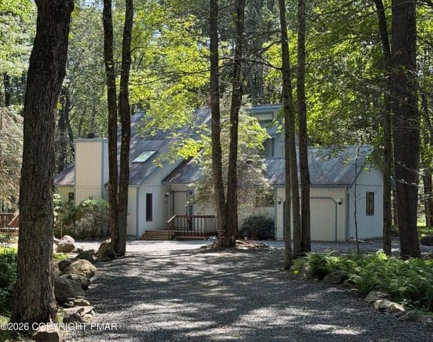 111 Outpost Way, Pocono Pines, PA 18350