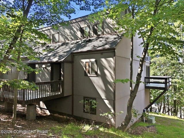 126 Cross Country Lane, Tannersville, PA 18372