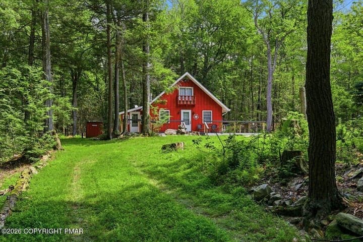 2536 Sprucewood Road, Long Pond, PA 18334