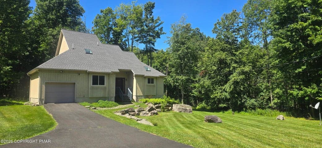 198 Shine Hill Road, Henryville, PA 18332