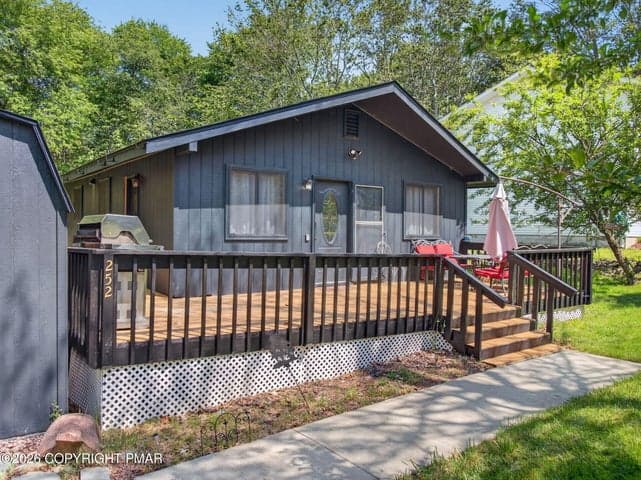 5671 Pembrook Drive, Tobyhanna, PA 18466
