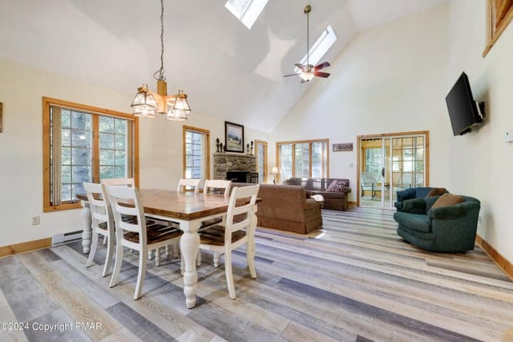 84 Short Hill Road, Lake Harmony, PA 18624