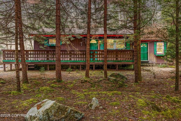 5211 Fir Lane, Pocono Summit, PA 18346