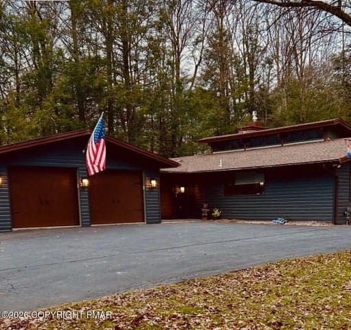 290 King Arthur Road, Pocono Lake, PA 18347
