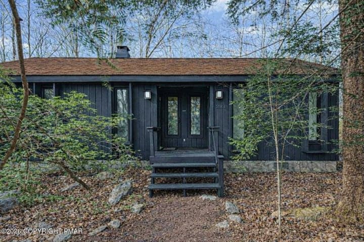 1413 Pine Cone Road, Pocono Pines, PA 18350