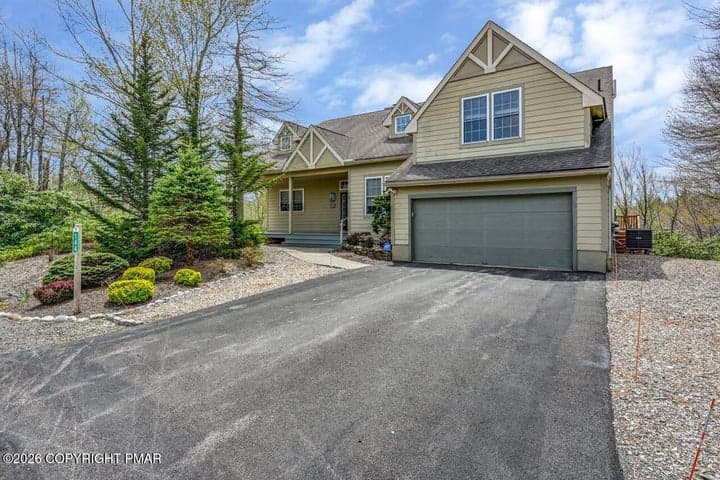 144 Conifer Lane, Pocono Pines, PA 18350