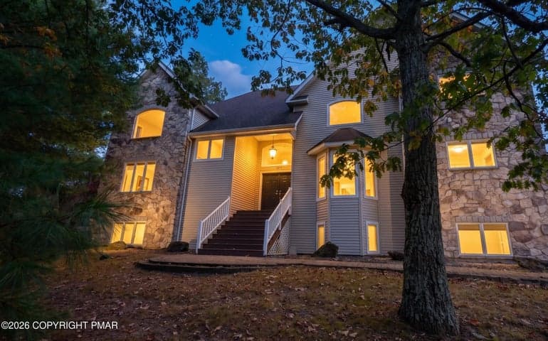 205 Osprey Way, East Stroudsburg, PA 18302
