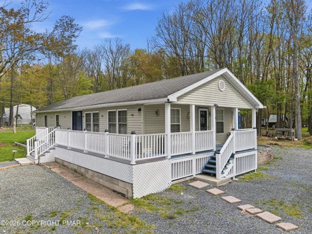 1108 Colt Lane, Pocono Summit, PA 18346