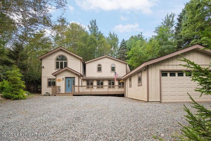 5532 Woodland Avenue, Pocono Pines, PA 18350