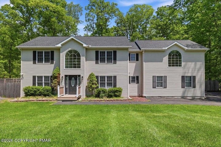 2407 Larkspur Drive, Stroudsburg, PA 18360