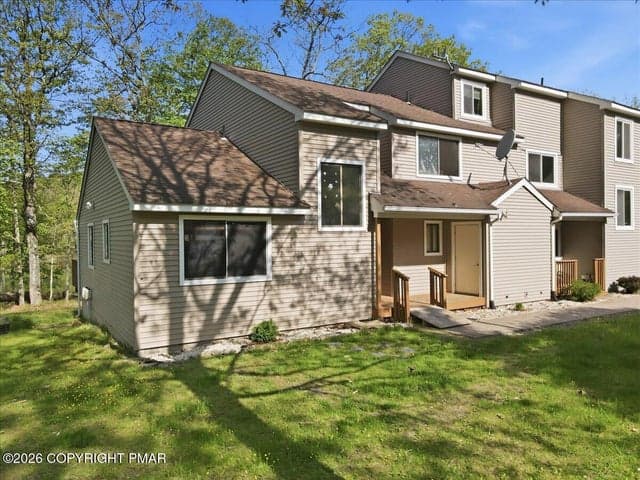 3301 Windermere Drive, Bushkill, PA 18324