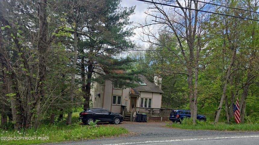 835 Hidden Lake Drive, East Stroudsburg, PA 18302
