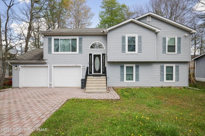 2137 Freedom Way, Pocono Summit, PA 18346