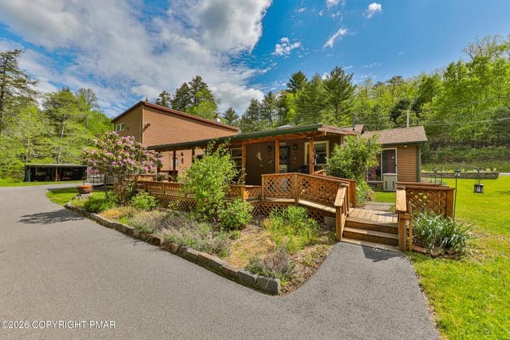 331 Cranberry Creek Road, Cresco, PA 18326