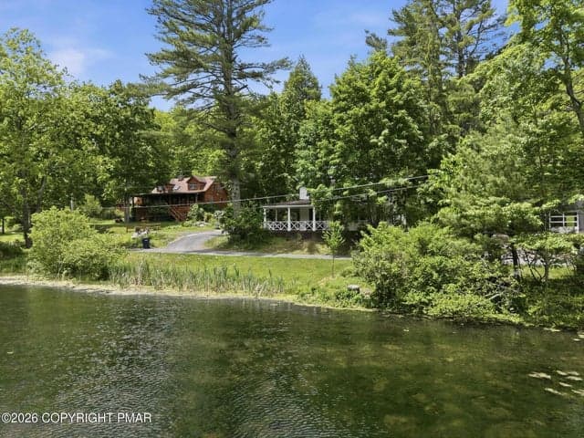 120 Hidden Hollow Lane, Stroudsburg, PA 18360