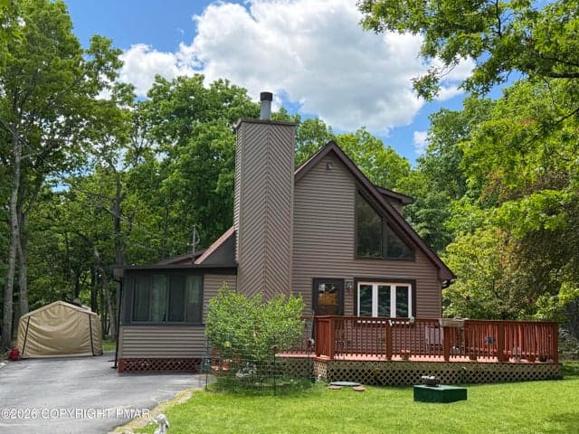 197 Hummingbird Trail, Bushkill, PA 18324