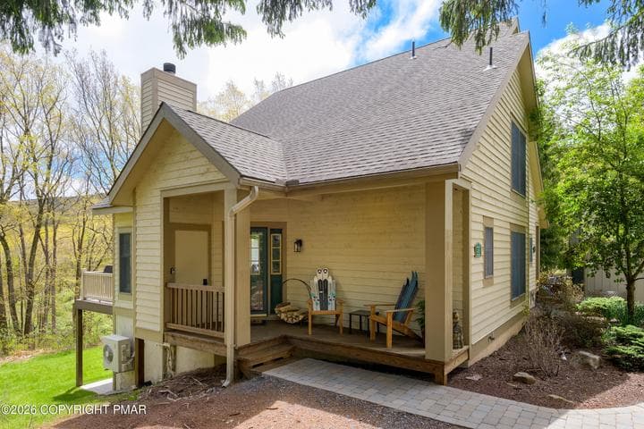 416 Hickory Drive, Tannersville, PA 18372
