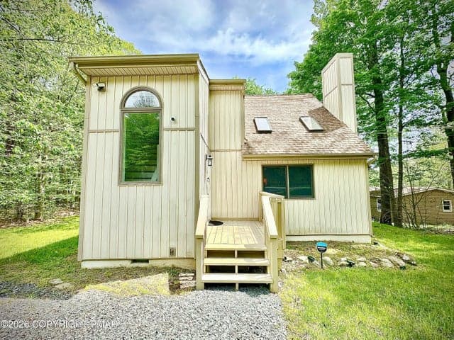2103 Rosemont Drive, Tobyhanna, PA 18466