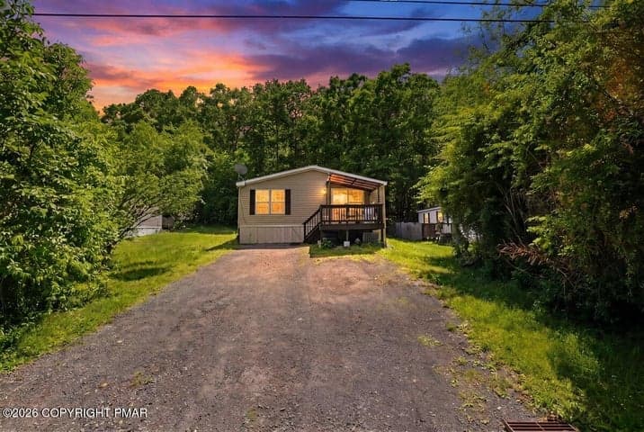2549 Lynnwood Drive, East Stroudsburg, PA 18302
