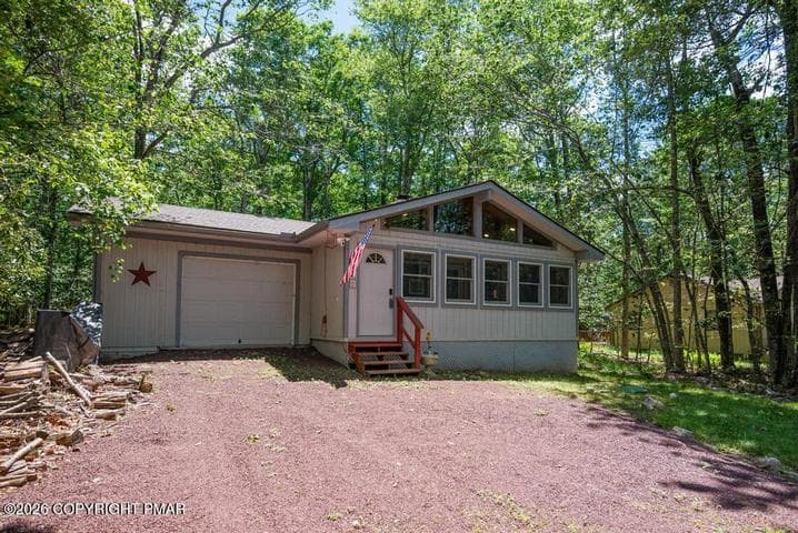 304 Long View Lane, Pocono Pines, PA 18350