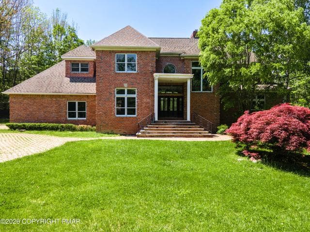 441 Hidden Lake Drive, East Stroudsburg, PA 18302