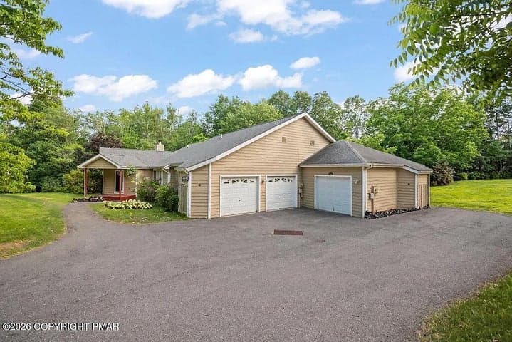 2241&2243 Meadow Sage Court, East Stroudsburg, PA 18301