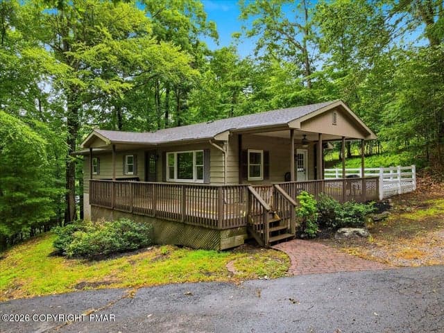 706 Foxtown Hill Road, Stroudsburg, PA 18360