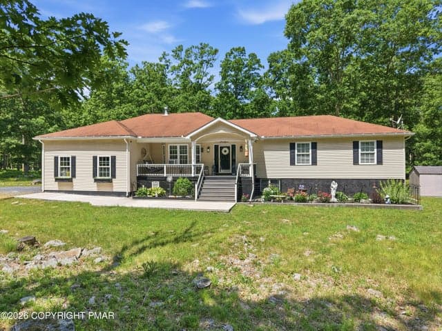 3172 Bluebird Drive, Bushkill, PA 18324