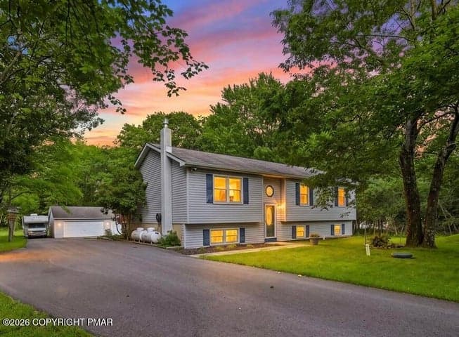 1304 Summit View Drive, Long Pond, PA 18334