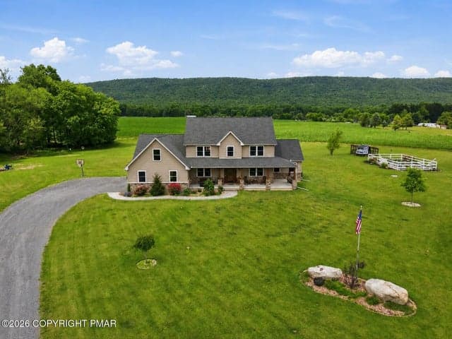 1203 N Cottonwood Road, Danielsville, PA 18038