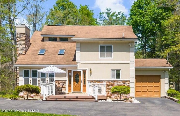 111 Sir Lyonnesse Court, Pocono Lake, PA 18347