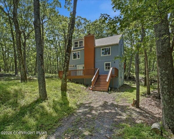 211 Geese Court, Bushkill, PA 18324