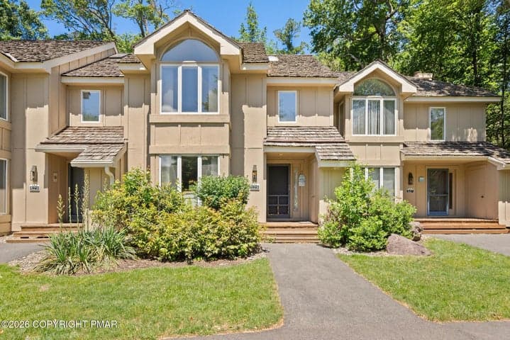 525 Rondaxe Lane, Pocono Pines, PA 18350