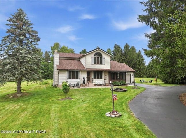 303 Sir Bradford Road, Pocono Lake, PA 18347