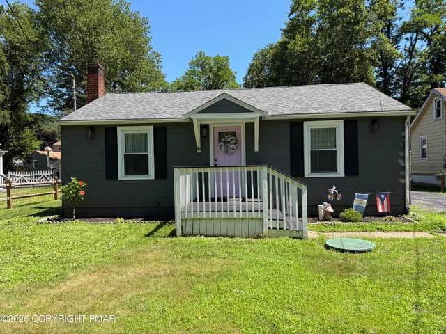 1878 Paradise Trail, East Stroudsburg, PA 18301