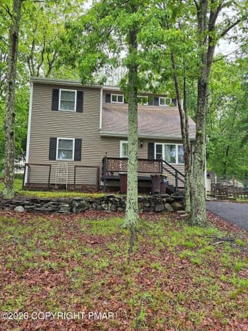 2114 Lakeview Road, Bushkill, PA 18324