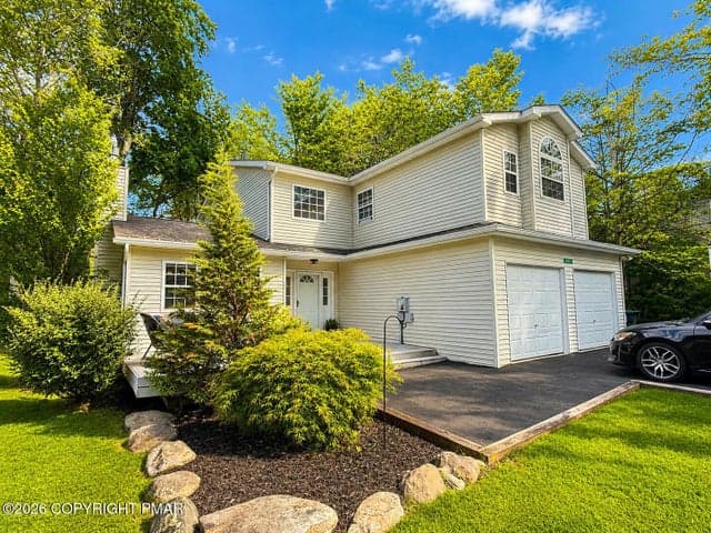 113 St Regis Walk, Tobyhanna, PA 18466