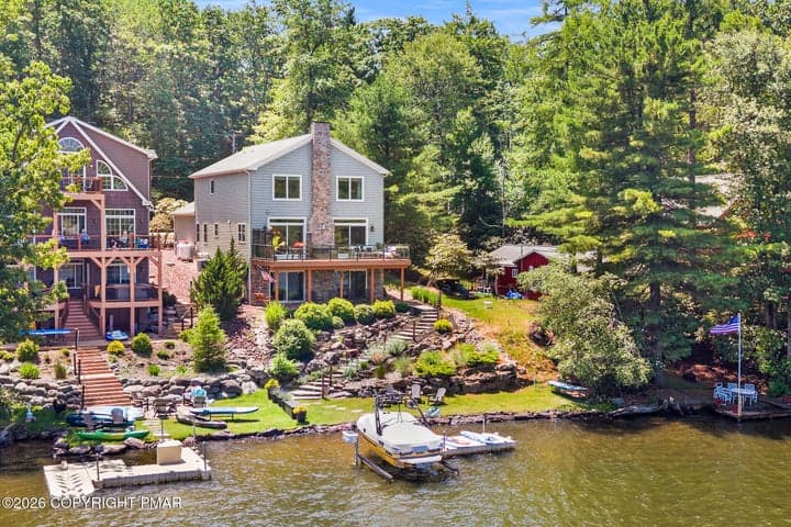 116 S Lake Drive, Lake Harmony, PA 18624