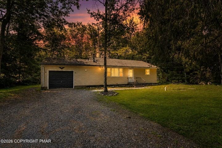 3279 Beech Ridge Drive, Pocono Summit, PA 18346